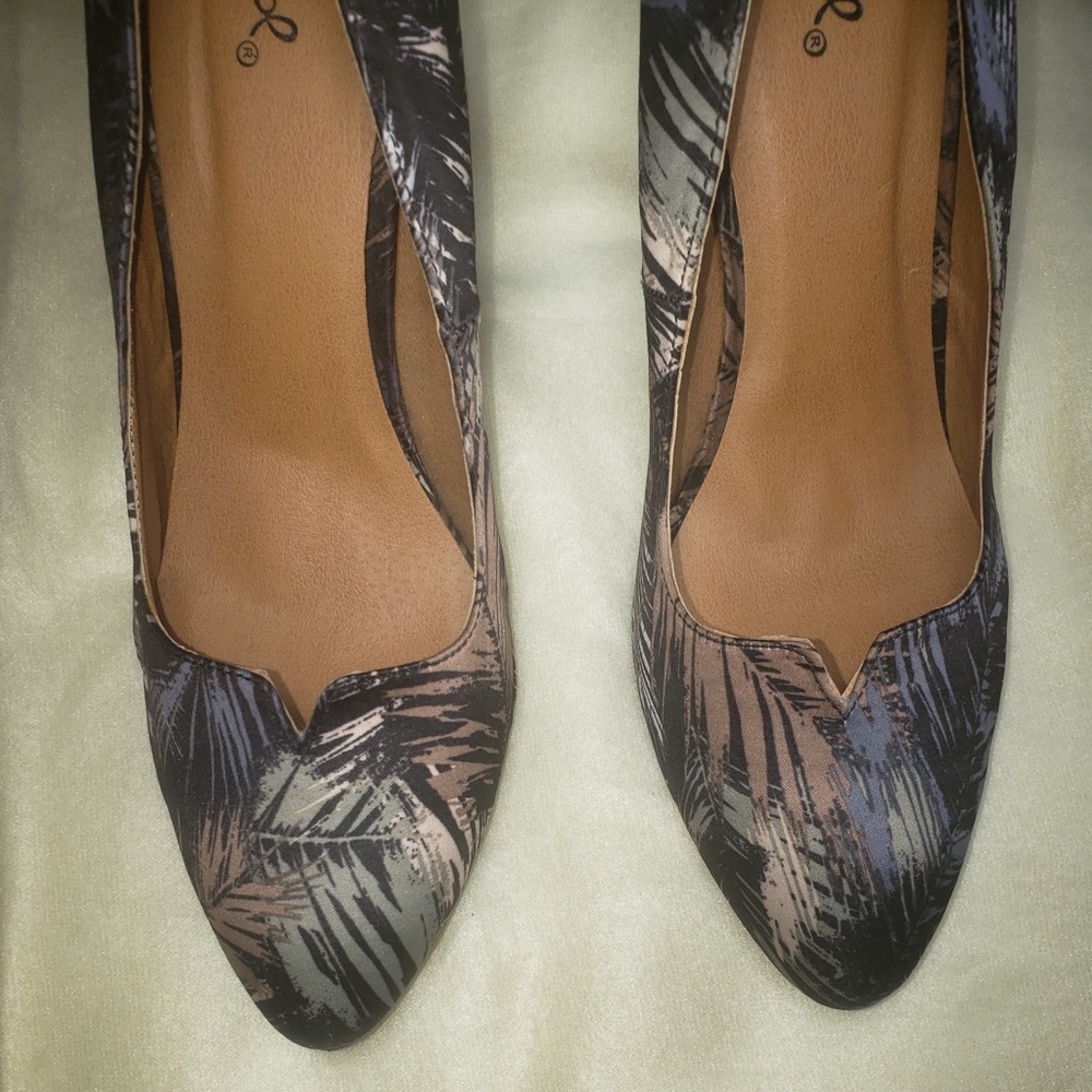 Leaf Heels - image 4